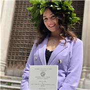 Laureata in lingue impartisco lezioni a studenti di scuola elementare, media e superiore